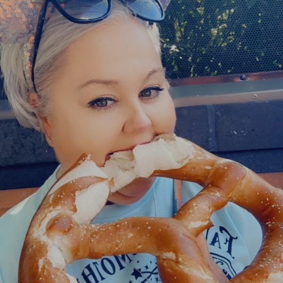 Meet your Posher, Cara - Picture 14 of 15